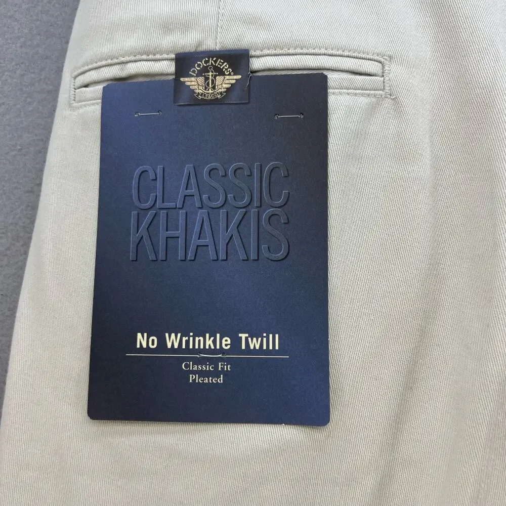 NWT Dockers Khaki Pants Men's 38X32 Classic Fit Pleated Front No Wrinkle Twill